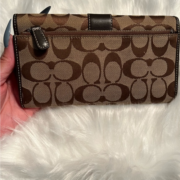 Coach Signature Wallet - Picture 3 of 9